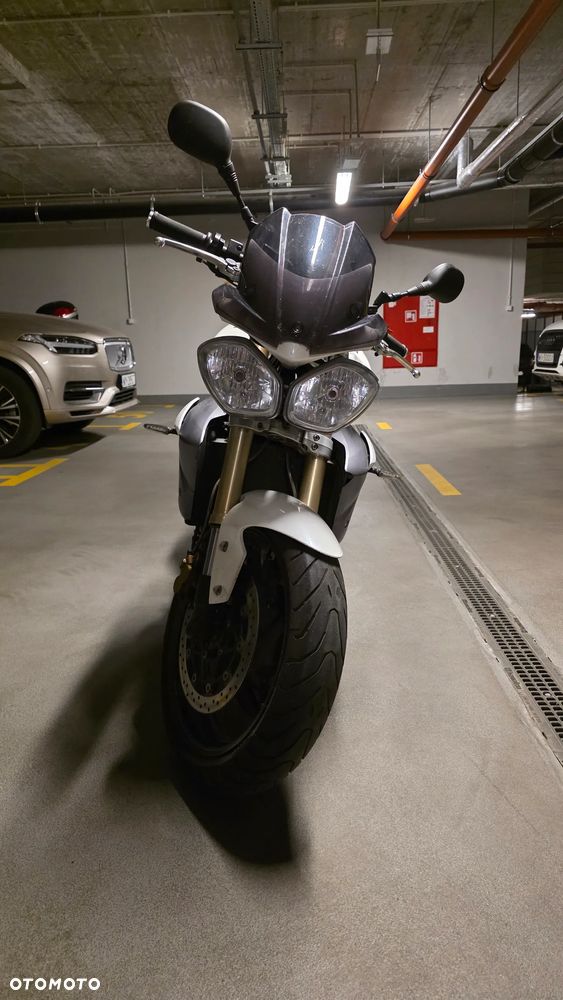 Triumph Street Triple - 8