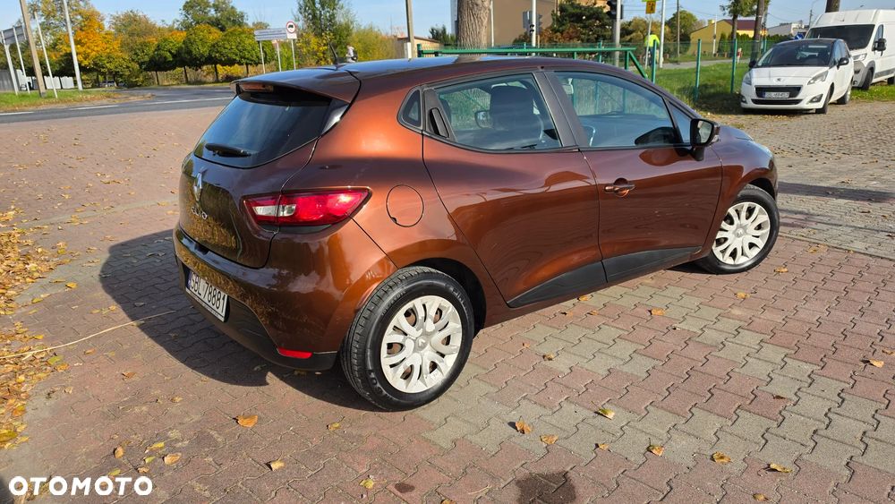 Renault Clio 1.2 16V 75 Experience - 3
