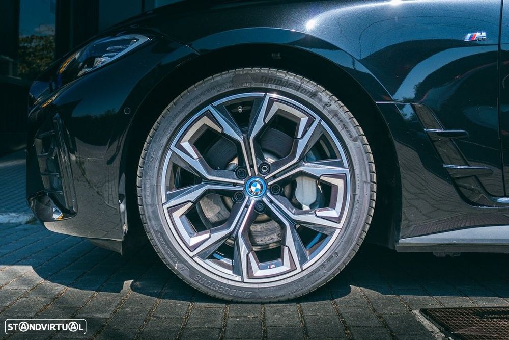 BMW i4 - 6