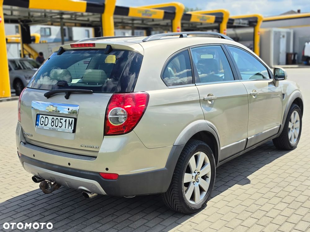 Chevrolet Captiva 2.0 4WD 7 Sitzer Automatik LT Exclusive - 3