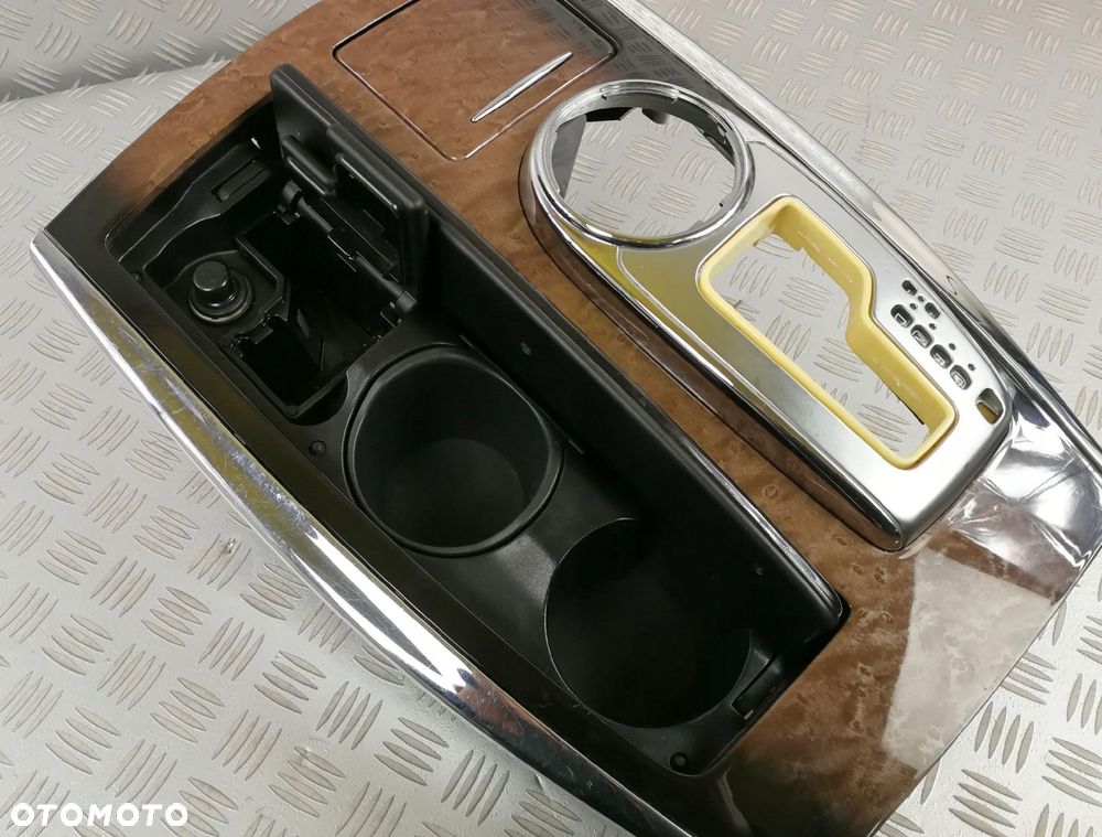ramka panel dekor środkowy USB INFINITI QX80 2013- - 3