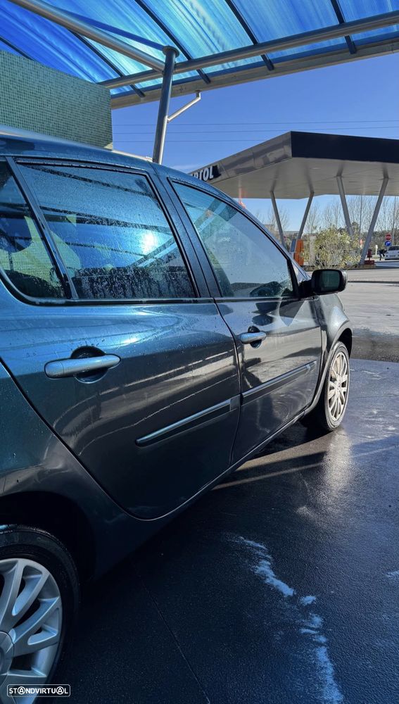 Renault Clio 1.2 16V Confort - 3