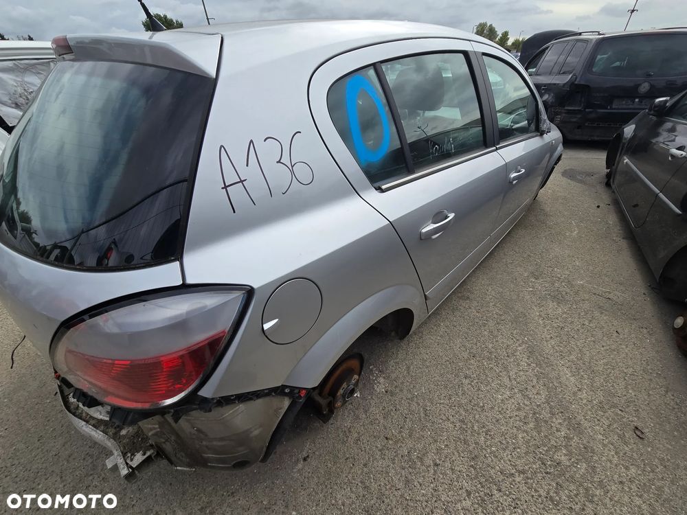 A136 / OPEL ASTRA H / NA CZĘŚCI - 6