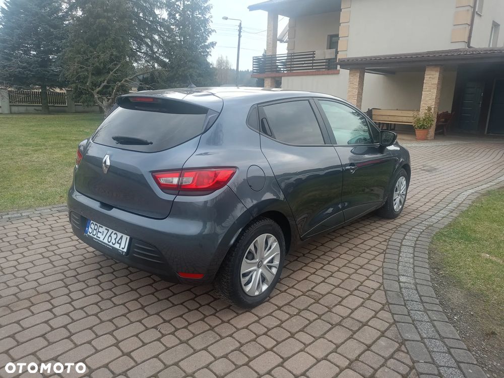Renault Clio 1.2 16V 75 Limited - 9