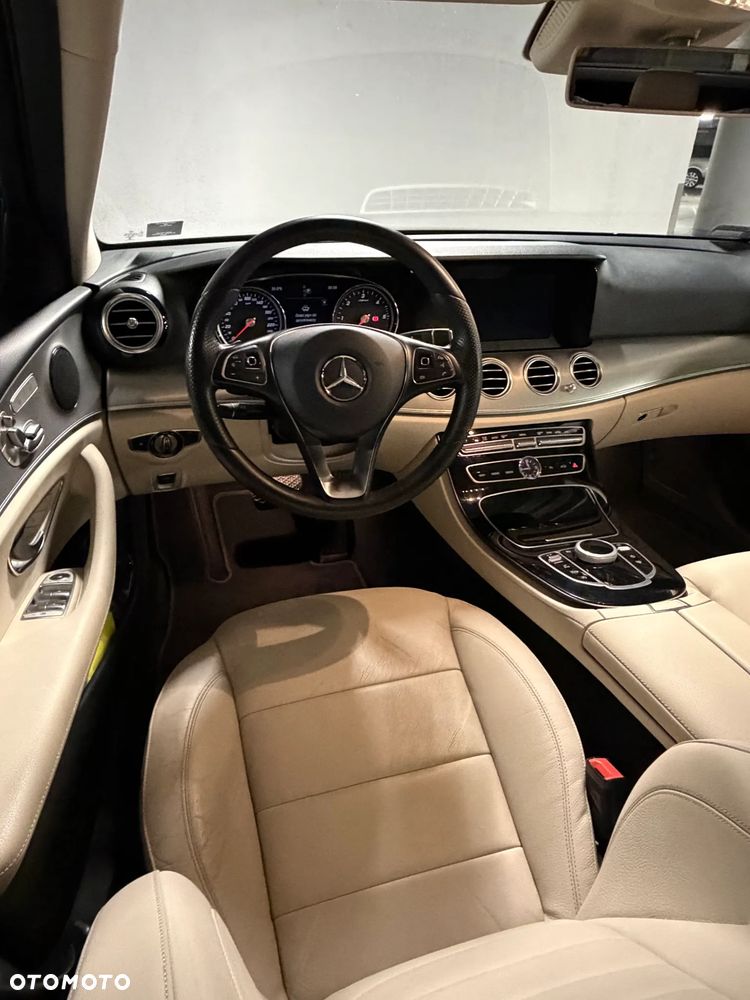 Mercedes-Benz Klasa E 220 d 9G-TRONIC - 16