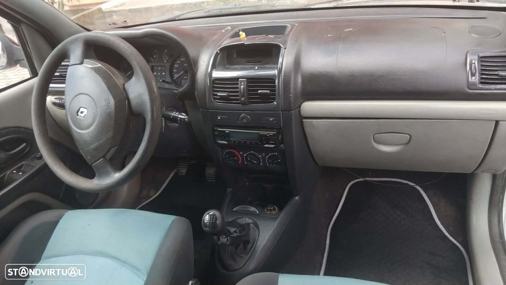 Renault Clio 1.2 16V S - 8