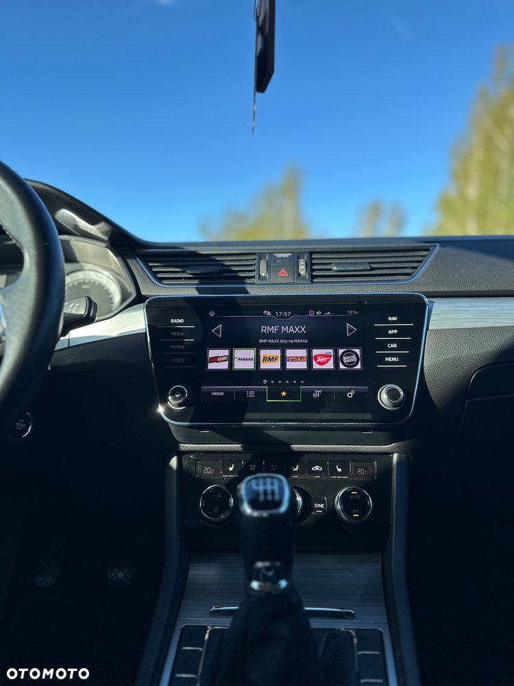 Skoda Superb 2.0 TDI SCR Ambition - 14