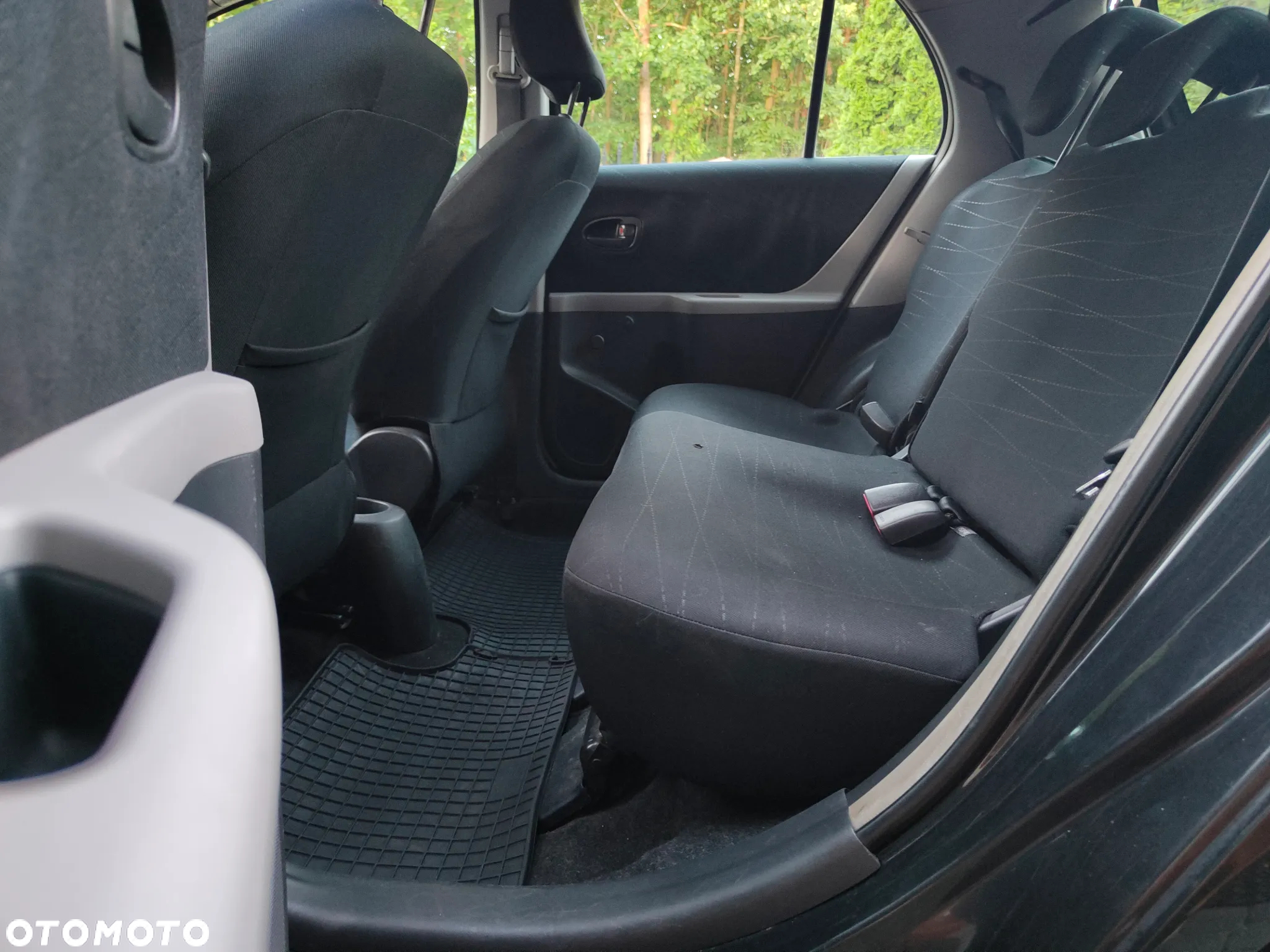 Toyota Yaris 1.3 Sol - 12
