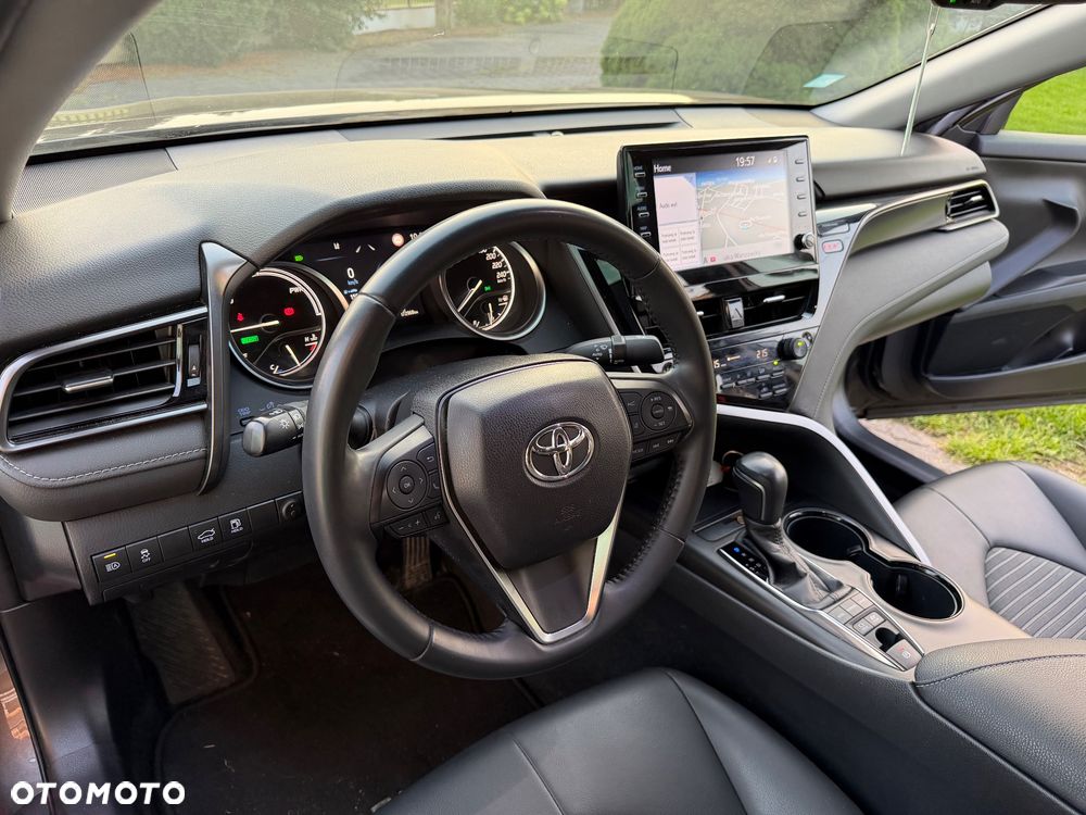 Toyota Camry - 19
