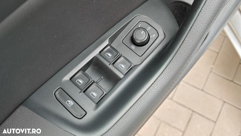 Volkswagen Passat 2.0 TDI SCR DSG Highline - 30