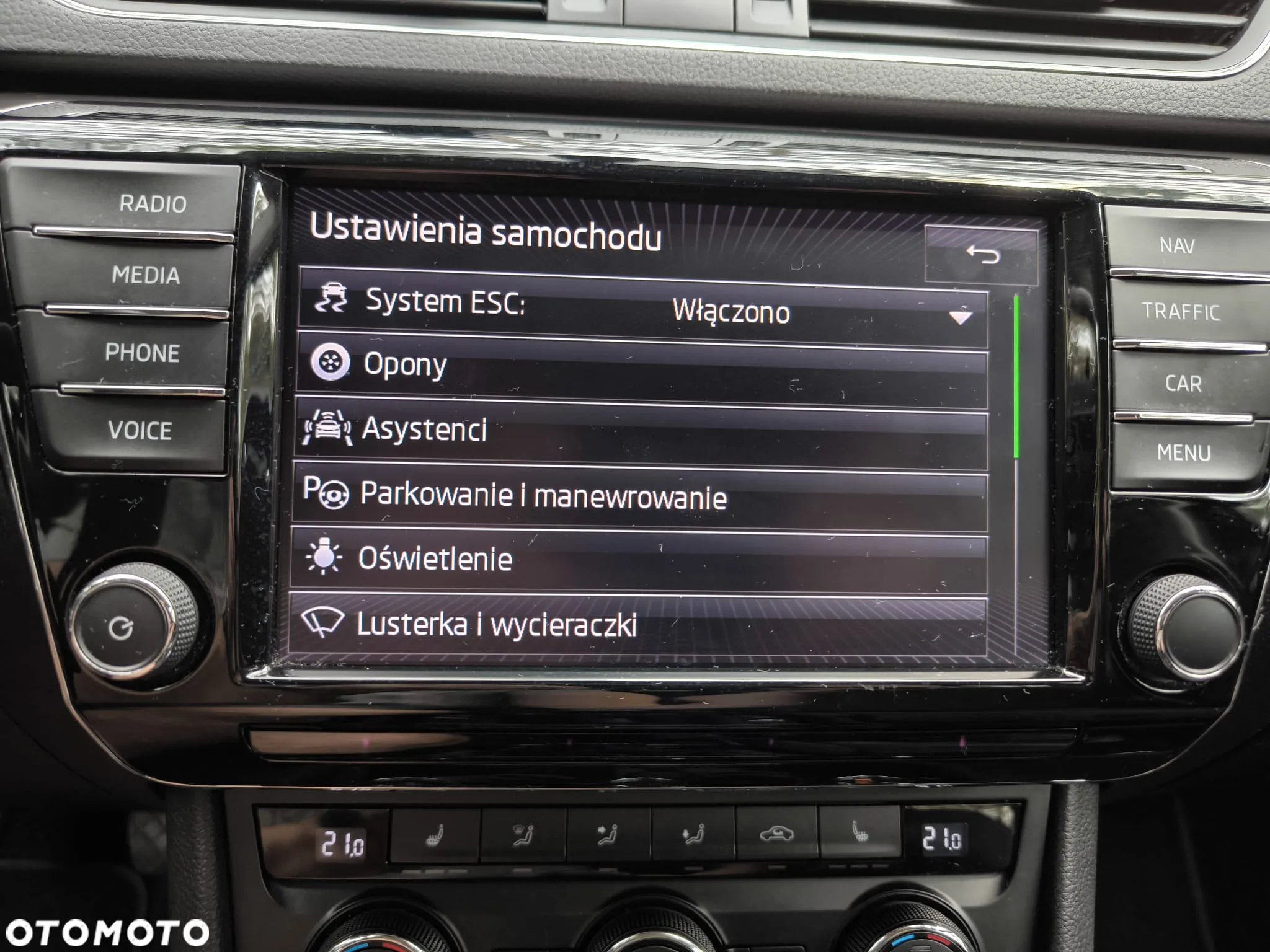 Skoda Superb Combi 2.0 TDI Style - 27