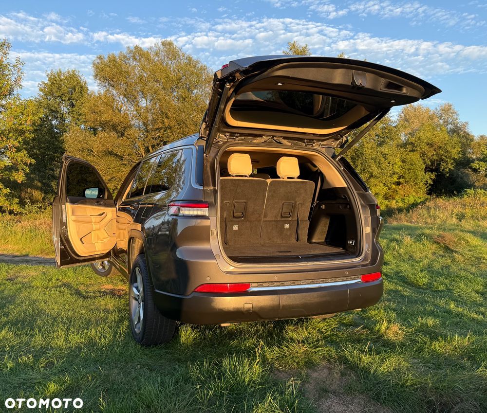 Jeep Grand Cherokee - 17