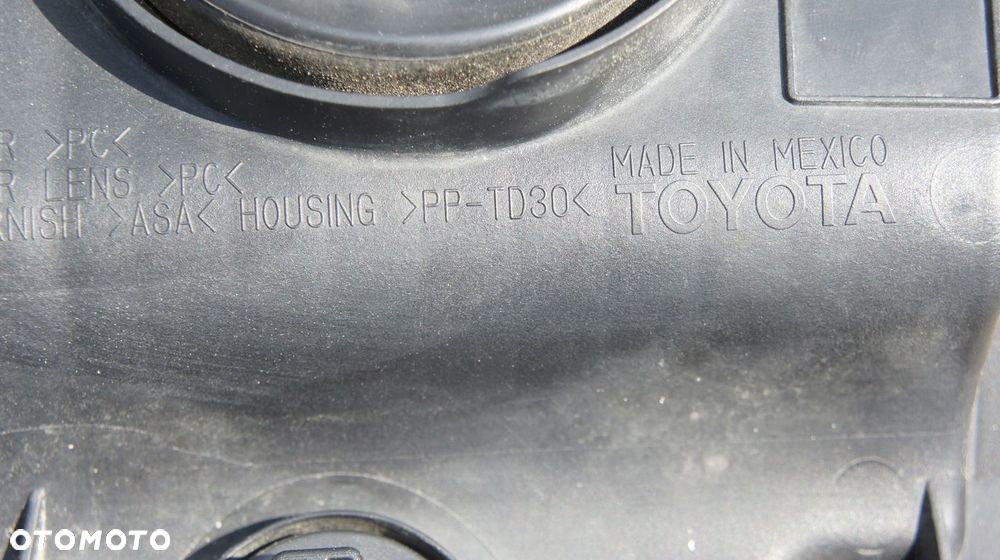 PRZEDNIA LEWA LAMPA TOYOTA TACOMA N300 - 10