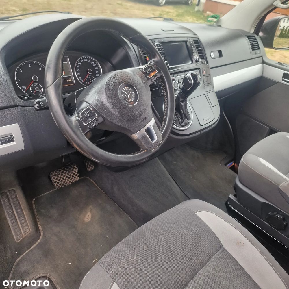 Volkswagen Multivan - 29