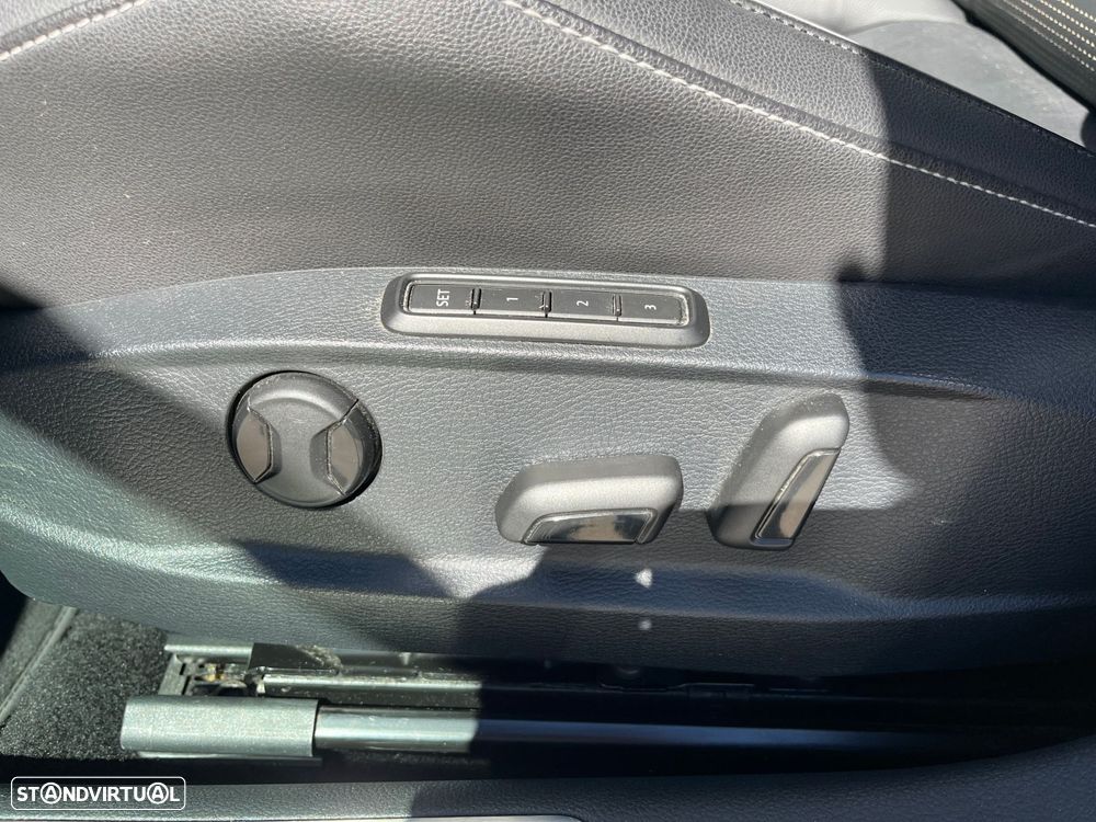 VW Golf 1.4 GTE Plug-In-Hybrid DSG - 17