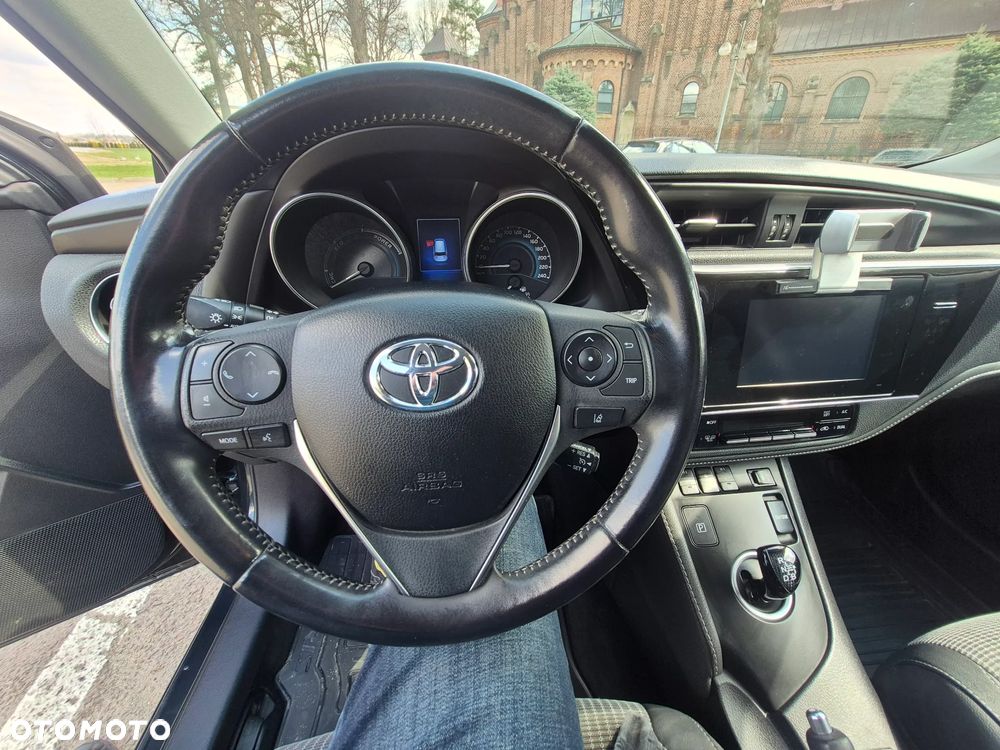 Toyota Auris Hybrid 135 Prestige - 5