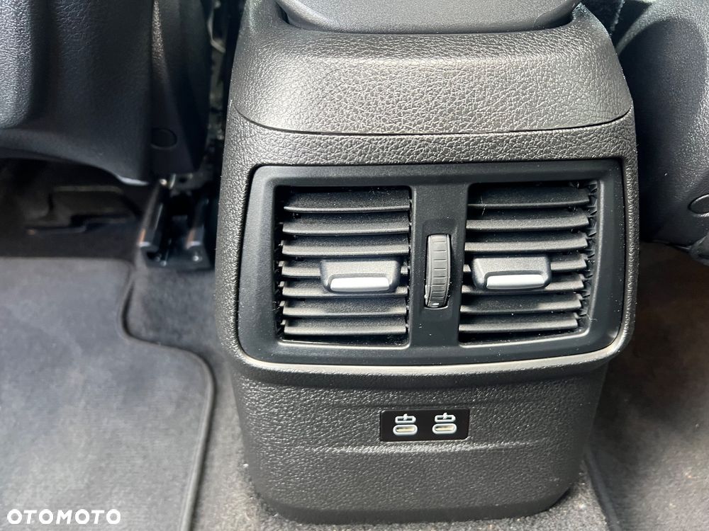 BMW Seria 2 216i GPF Sport Line - 24