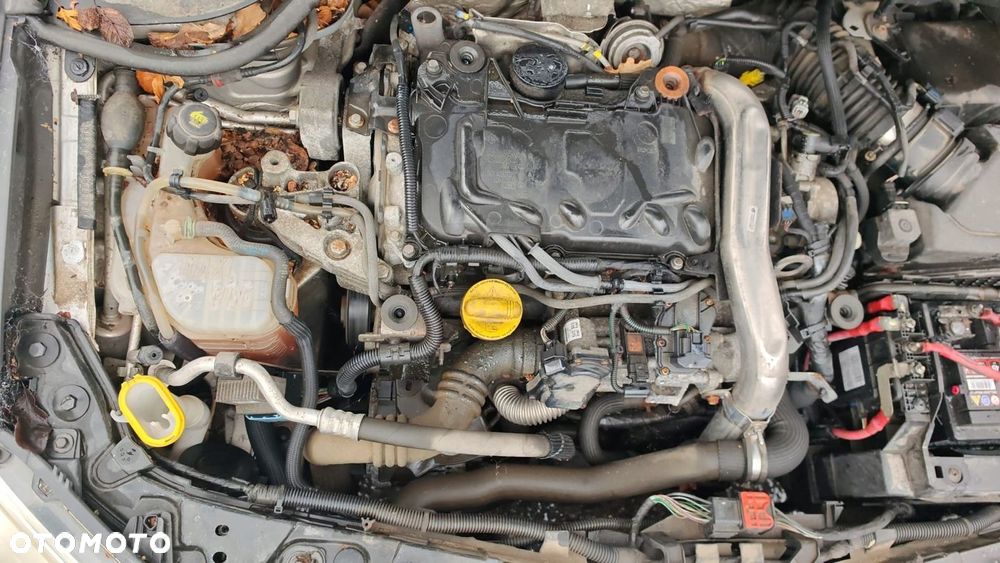 Nissan Laguna silnik 2.0 Diesel 150KM M9R814 kompletny Film - 1