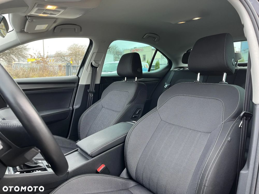 Skoda Superb 2.0 TDI DSG Style - 11