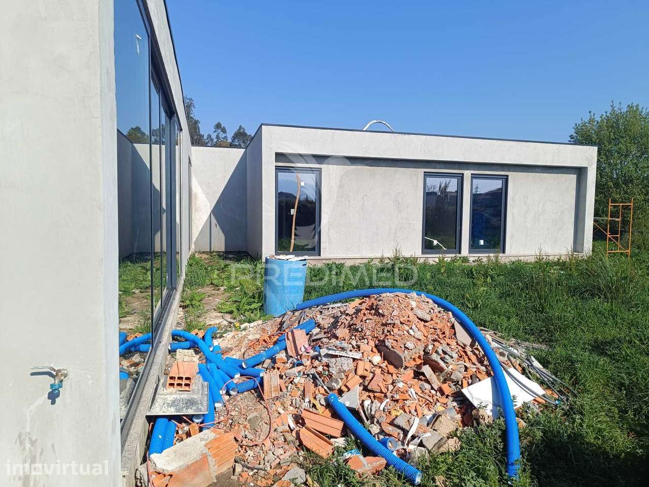 Excelente moradia térrea isolada de 4 frentes em construção - Grande imagem: 4/25