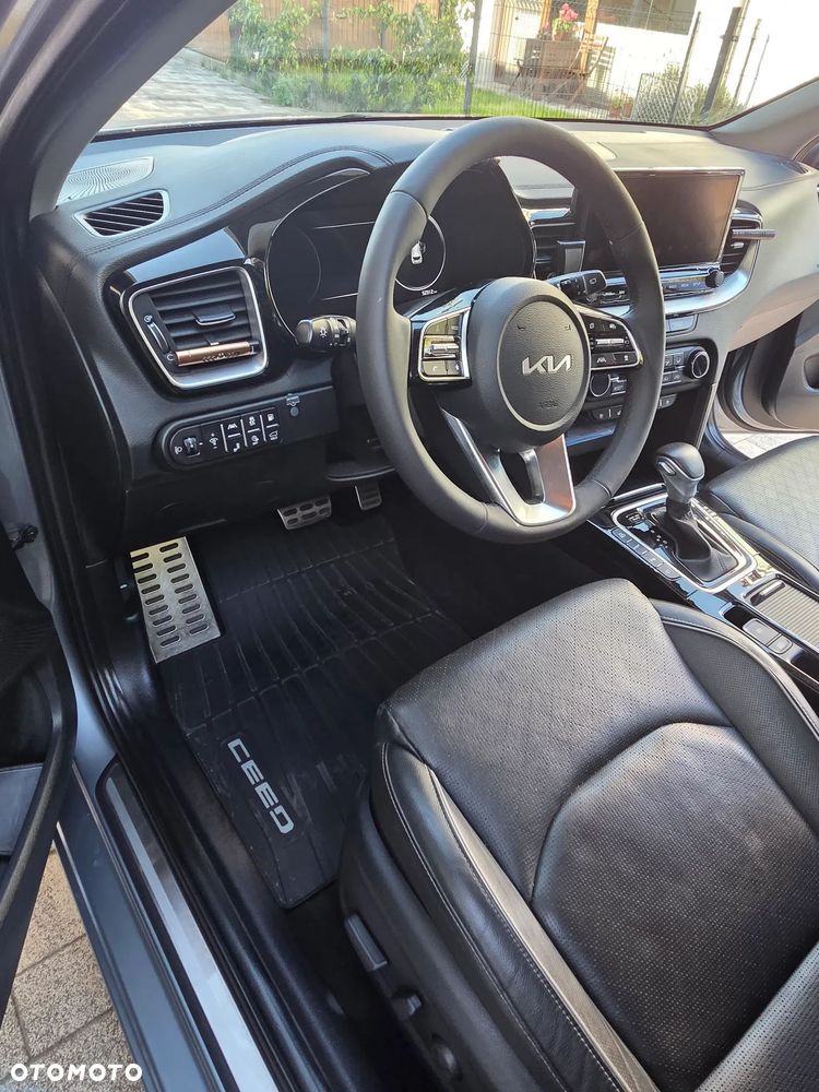 Kia Ceed - 8