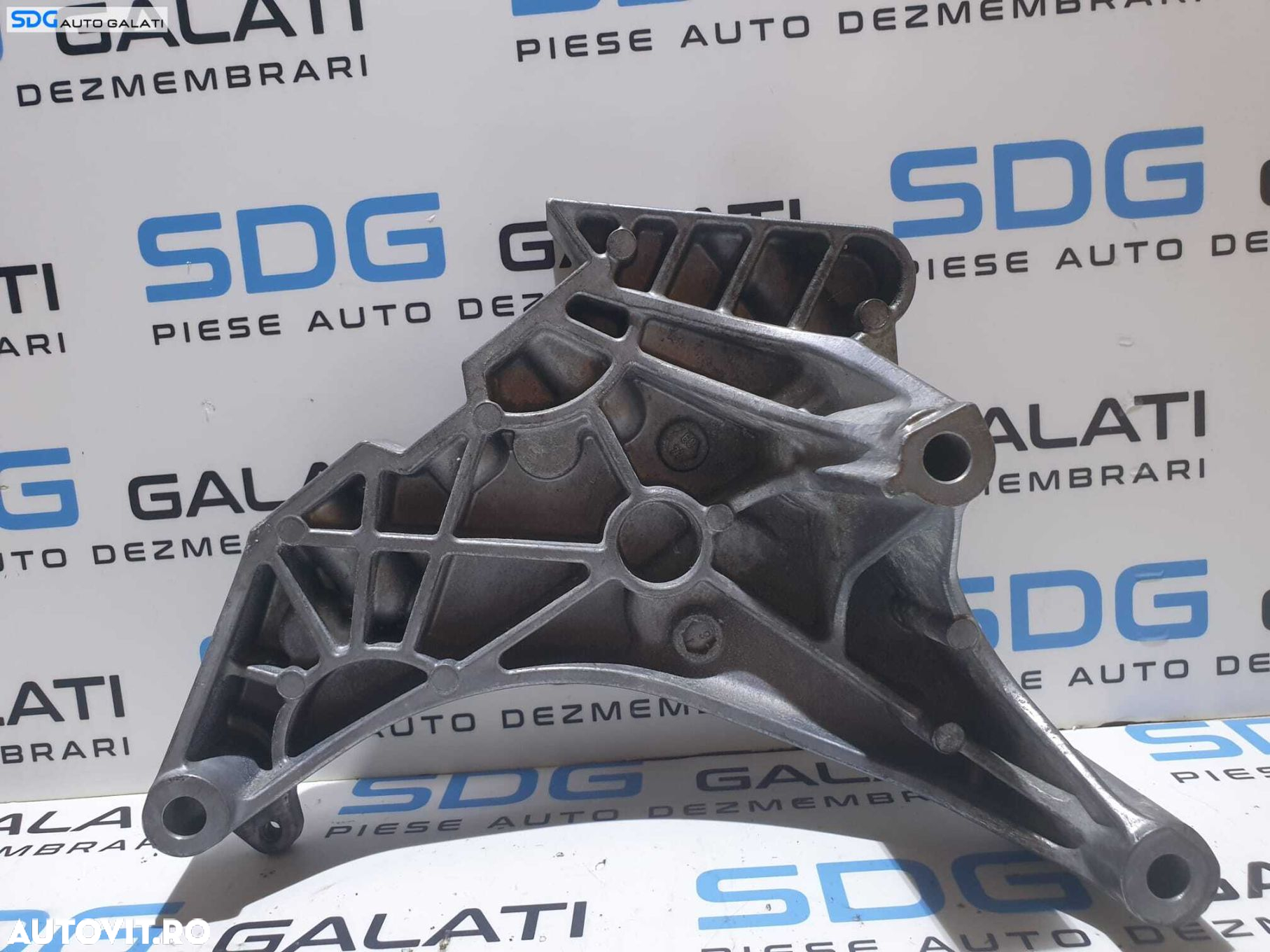 Suport Motor Dreapta Audi Q3 2.0 TDI CLJA CLLB CUVB CUVU CUVD CUWA CYLA DBBA DFTA DFTB DFTC DFUA CFGC CFGD 2012 - 2018 Cod 03L199207 [S0138] - 2