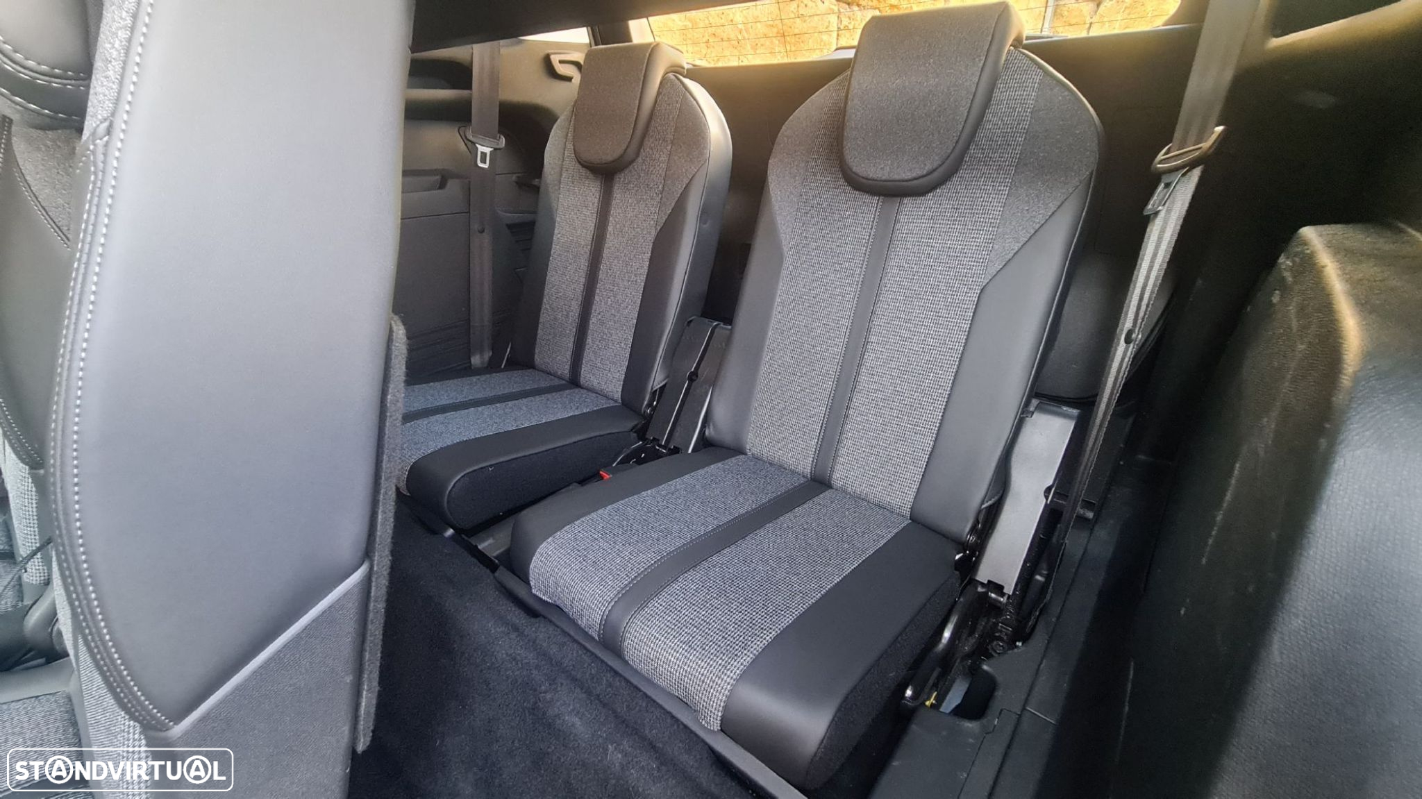 Peugeot 5008 1.5 BlueHDi Allure EAT8 - 51