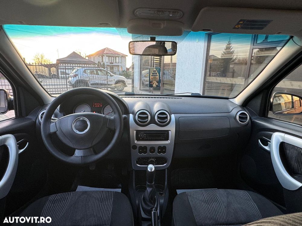 Dacia Logan K90 1.6 16v Laureate - 6