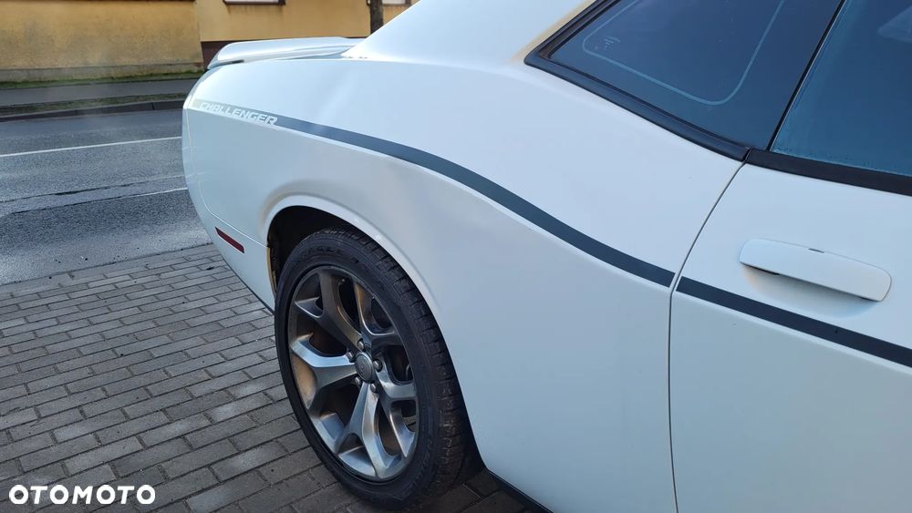 Dodge Challenger - 35