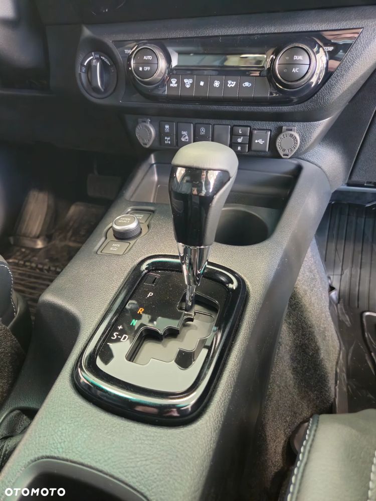 Toyota Hilux 2.8 D-4D Double Cab Invincible 4x4 - 17