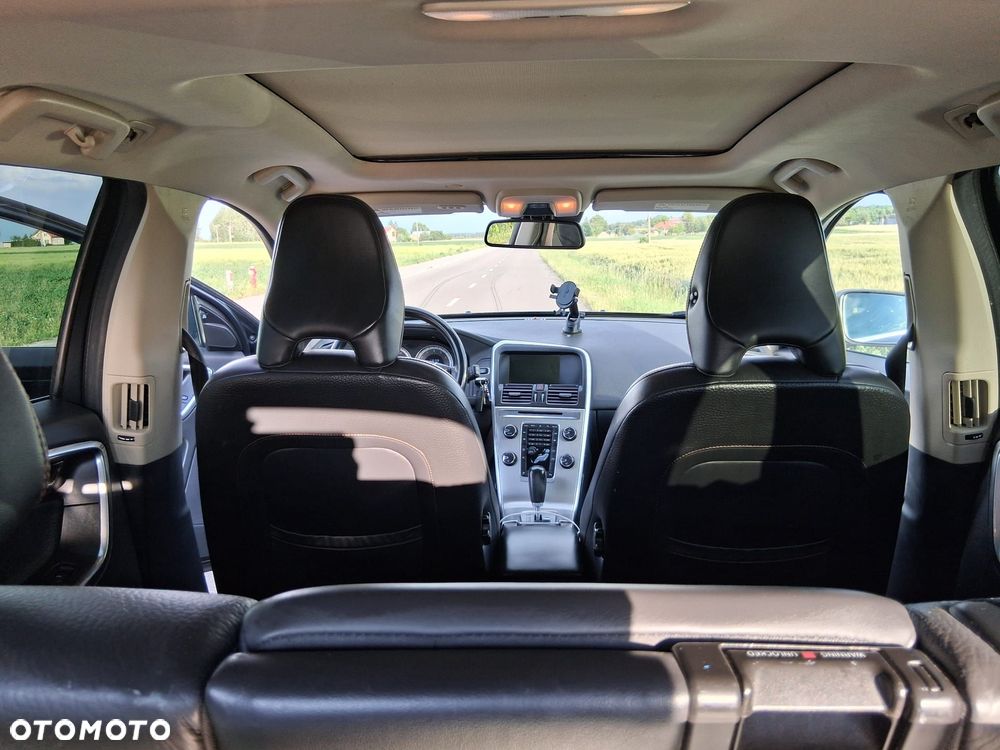 Volvo XC 60 T6 AWD Momentum - 26