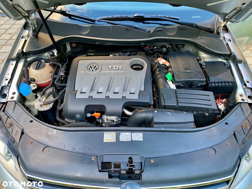 Volkswagen Passat 2.0 TDI DPF DSG Individual Chrom - 18