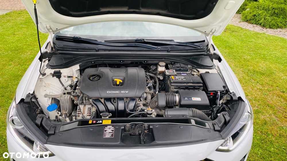 Hyundai Elantra - 7