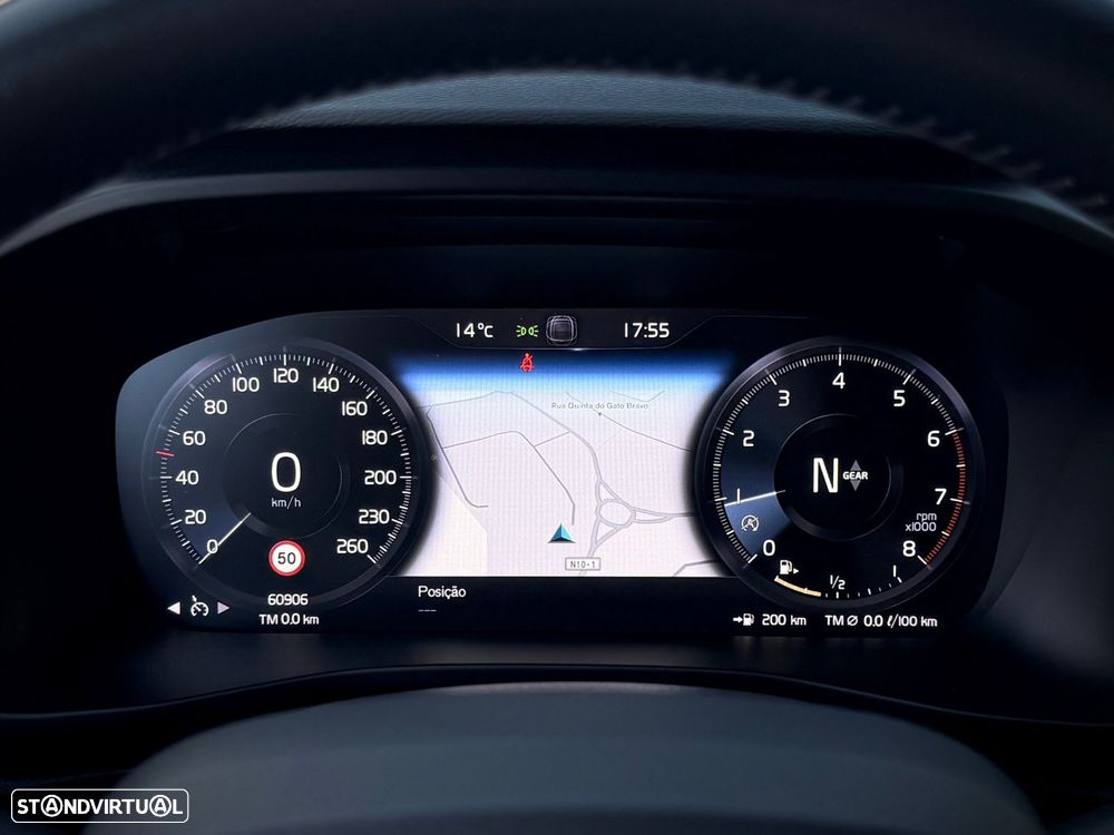 Volvo XC 40 1.5 T3 Momentum Tech Edition - 12