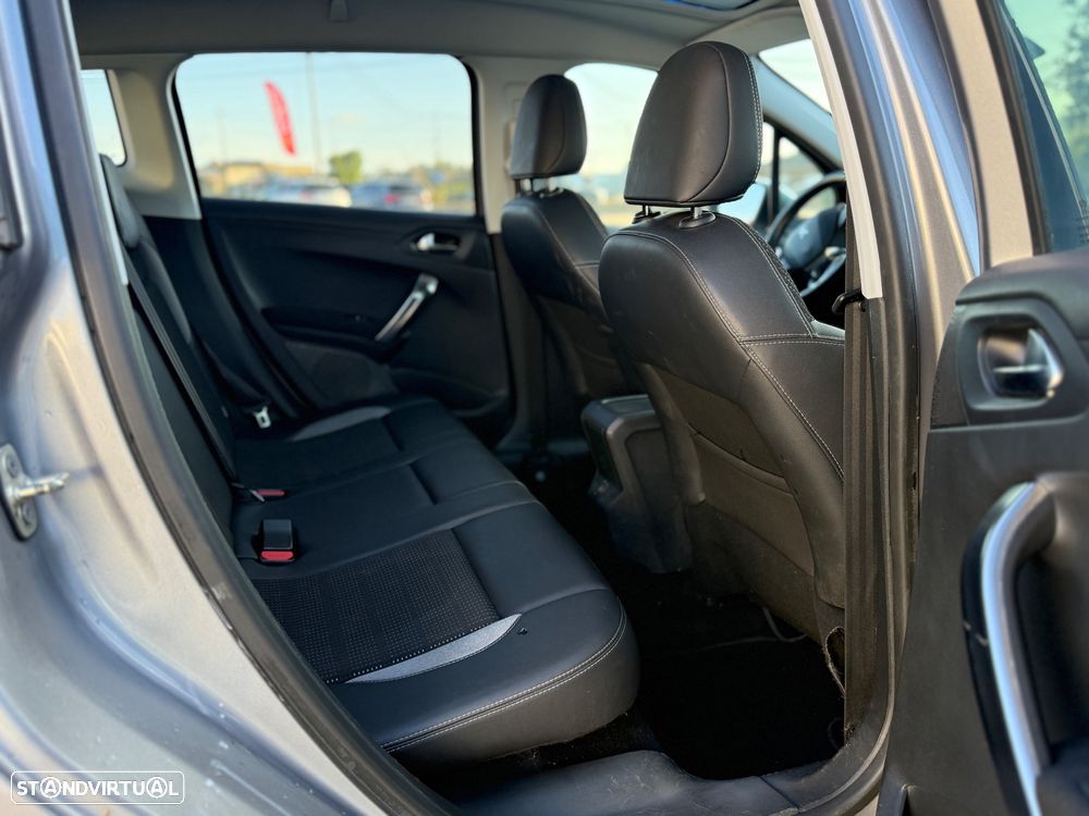 Peugeot 2008 PureTech 82 Allure - 17