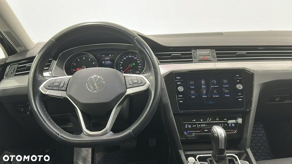 Volkswagen Passat - 9