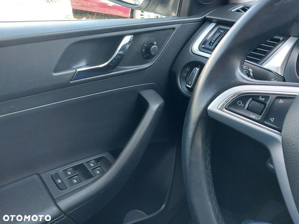 Skoda RAPID 1.2 TSI Ambition - 22