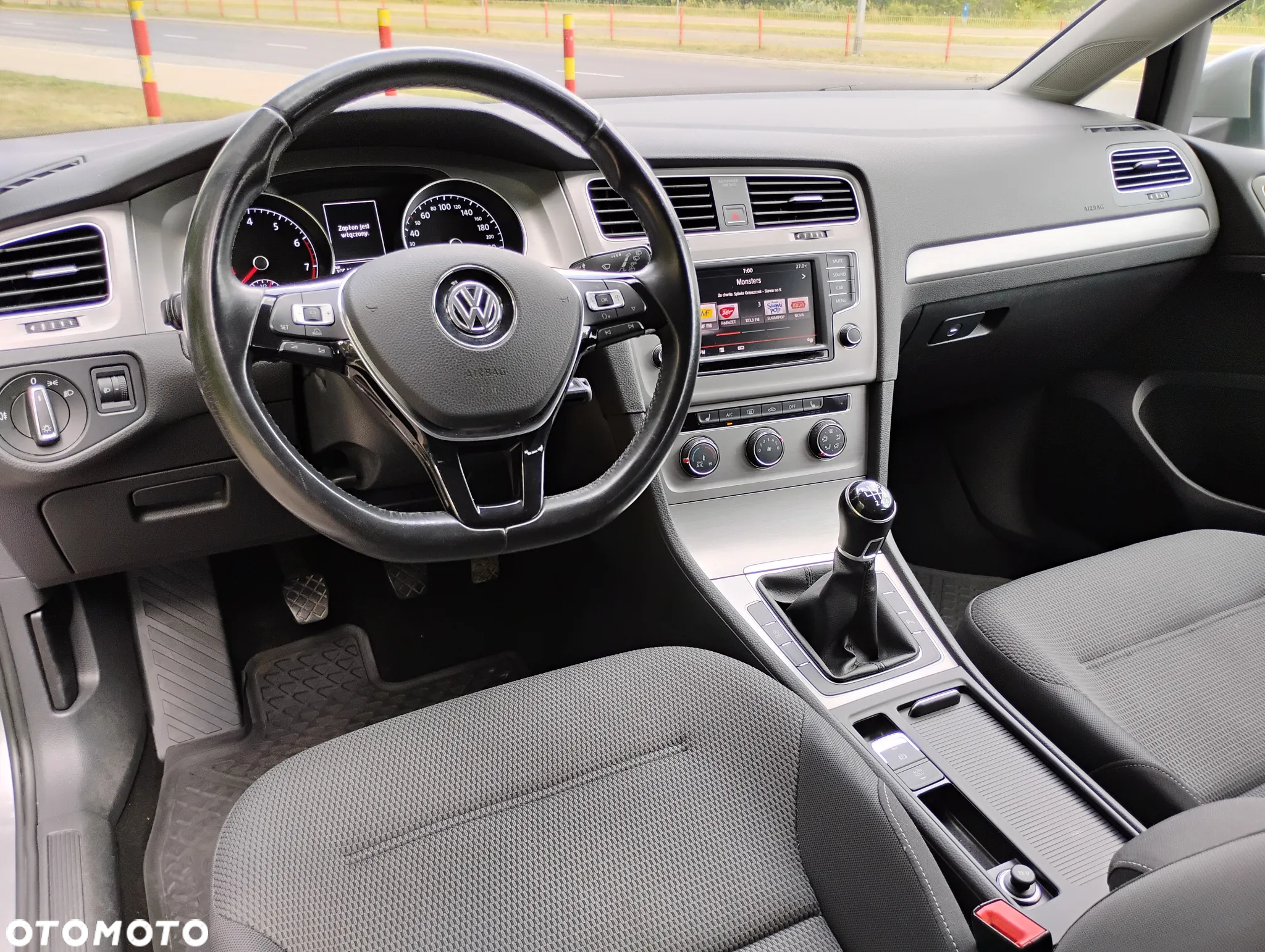 Volkswagen Golf - 10
