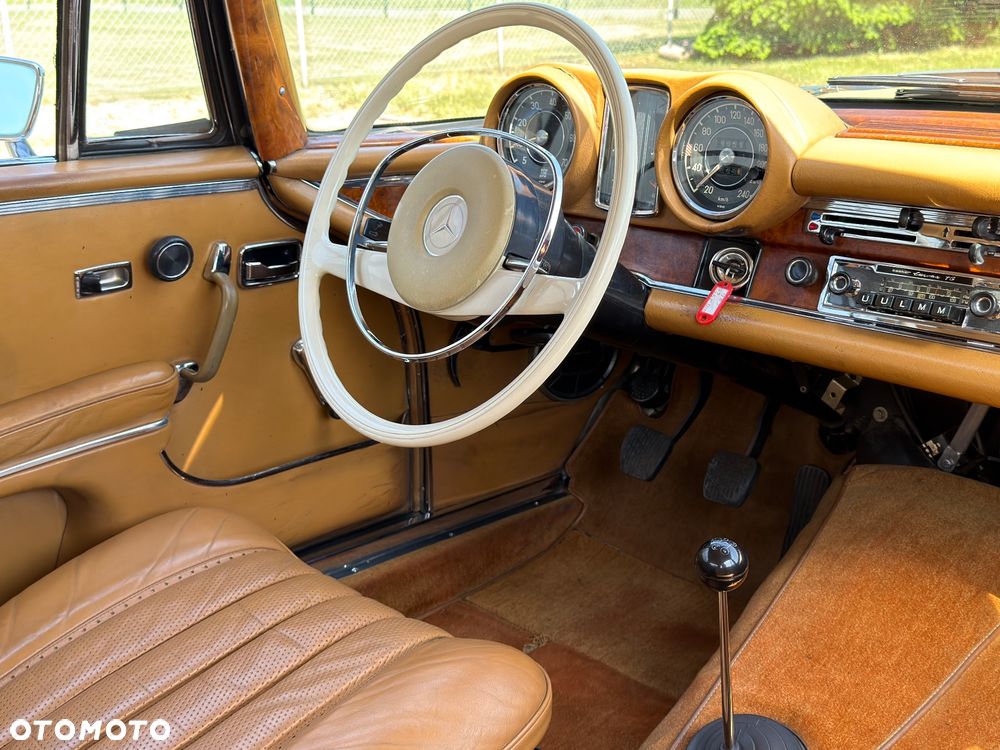 Mercedes-Benz 280 - 26
