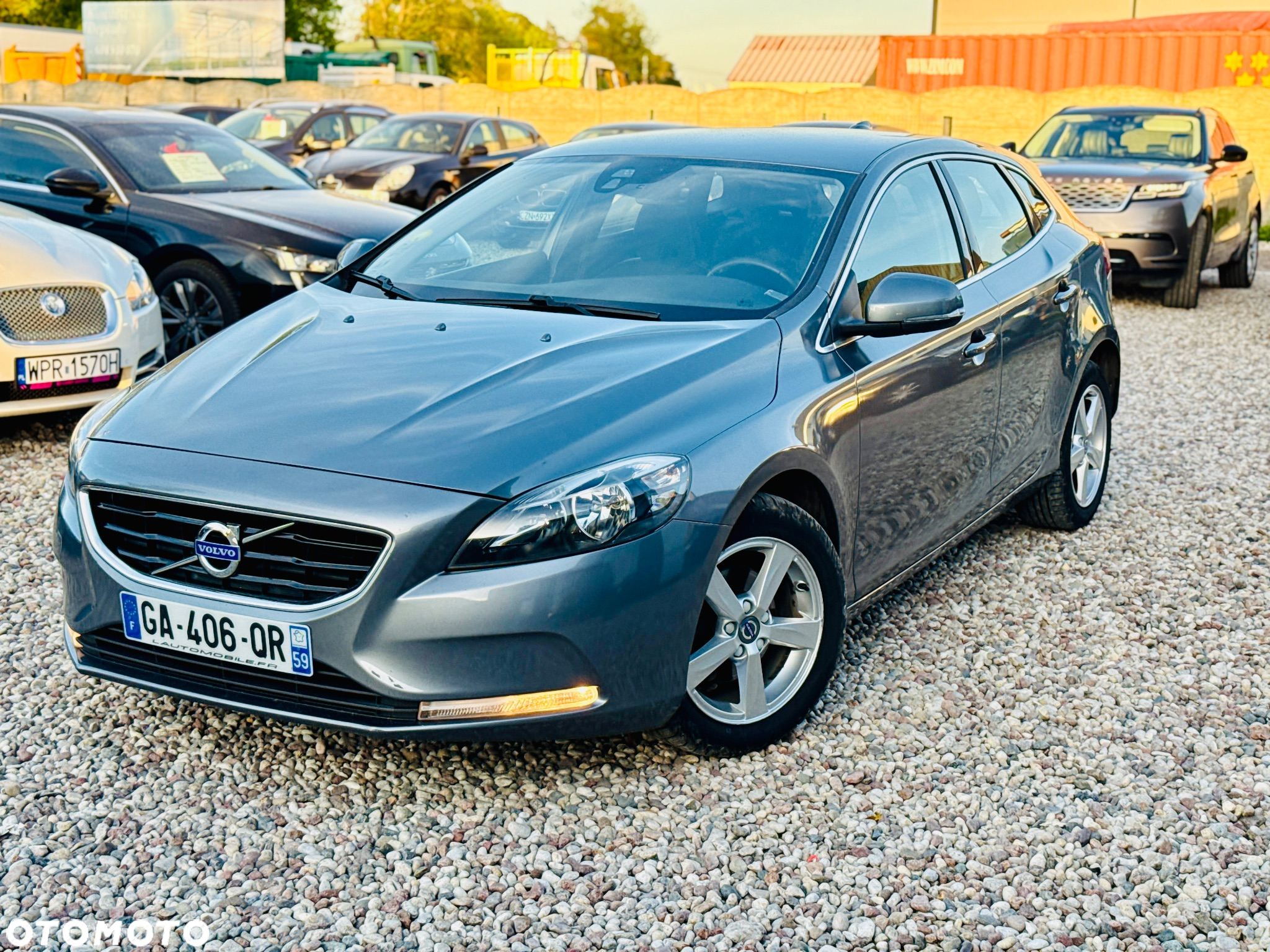 Volvo V40 D2 Drive-E Momentum - 10