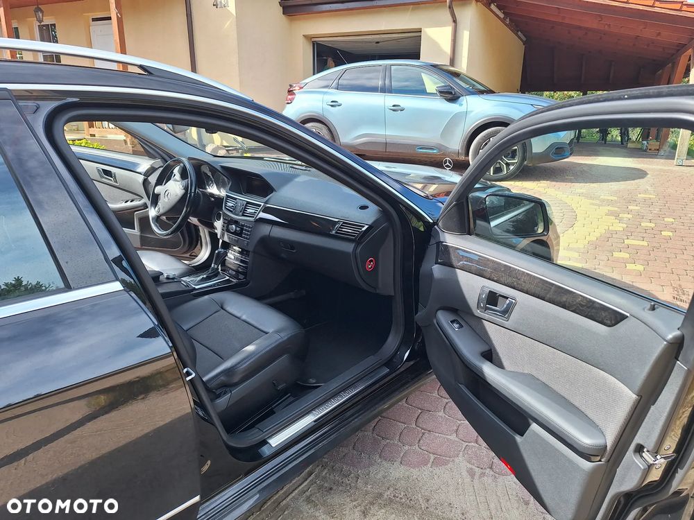 Mercedes-Benz Klasa E 250 CGI BlueEff Avantgarde - 16