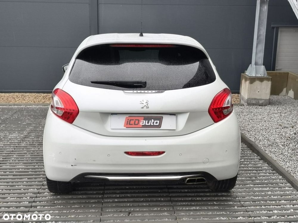 Peugeot 208 - 5