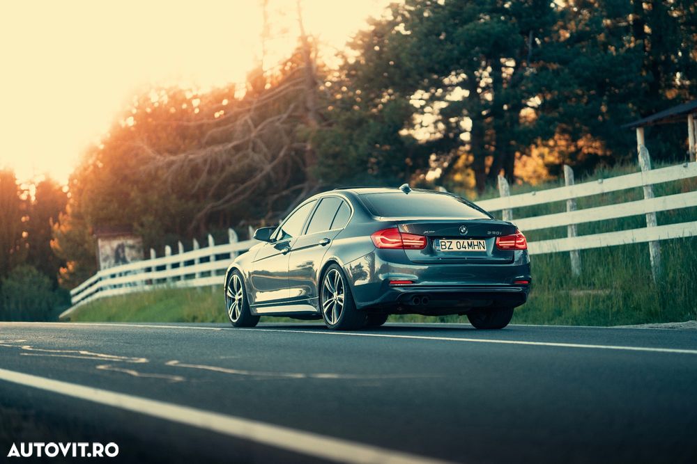 BMW Seria 3 330i xDrive Aut. Sport Line - 7