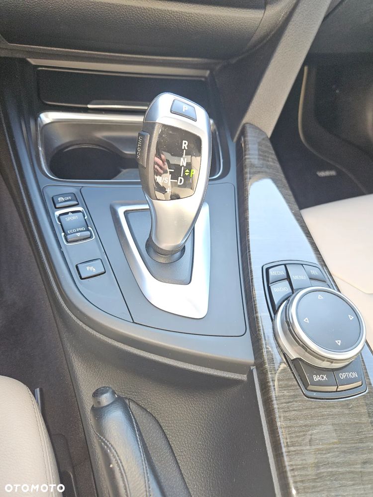 BMW Seria 3 328i xDrive - 10