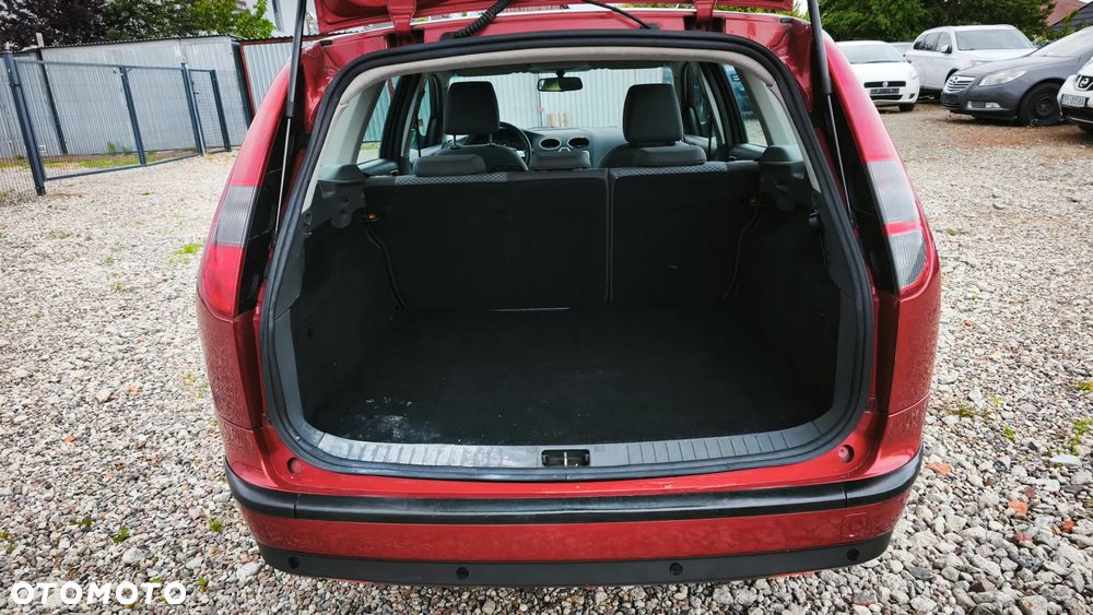 Ford Focus - 32