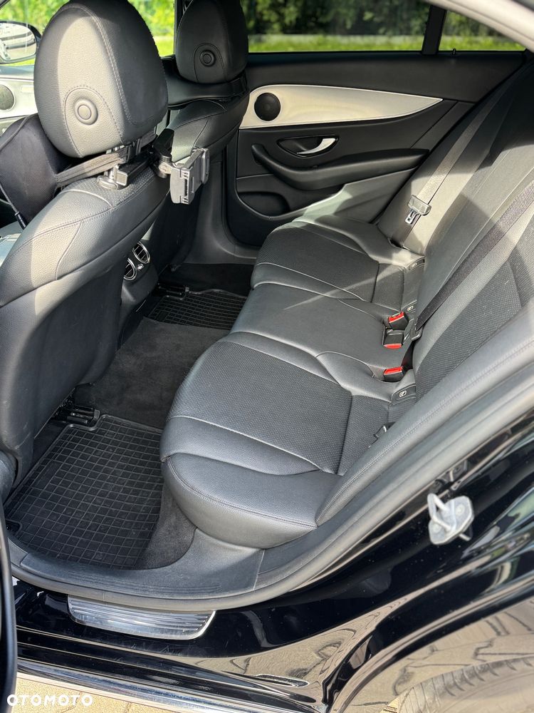 Mercedes-Benz Klasa E 200 d 9G-TRONIC - 19