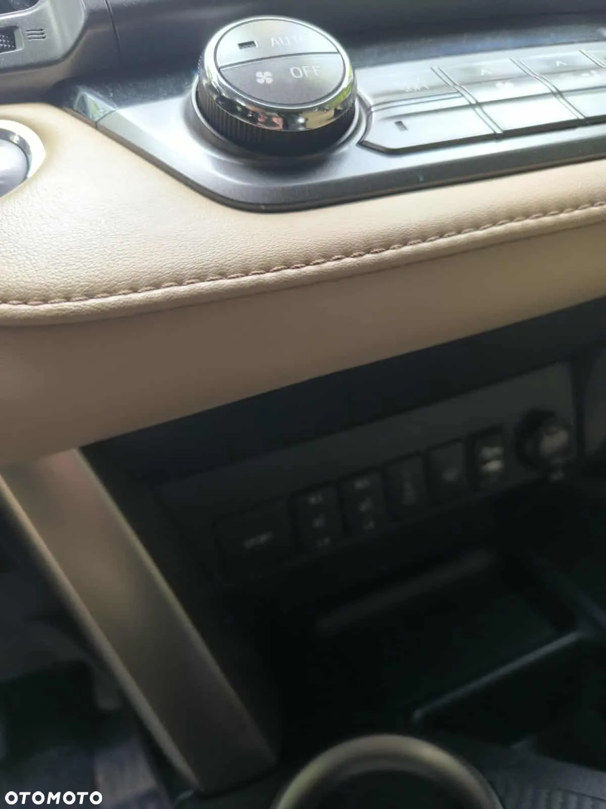 Toyota RAV4 - 7