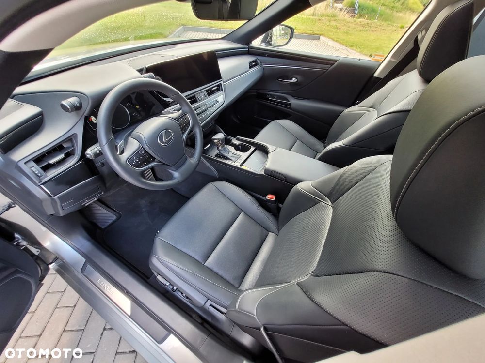 Lexus ES - 3