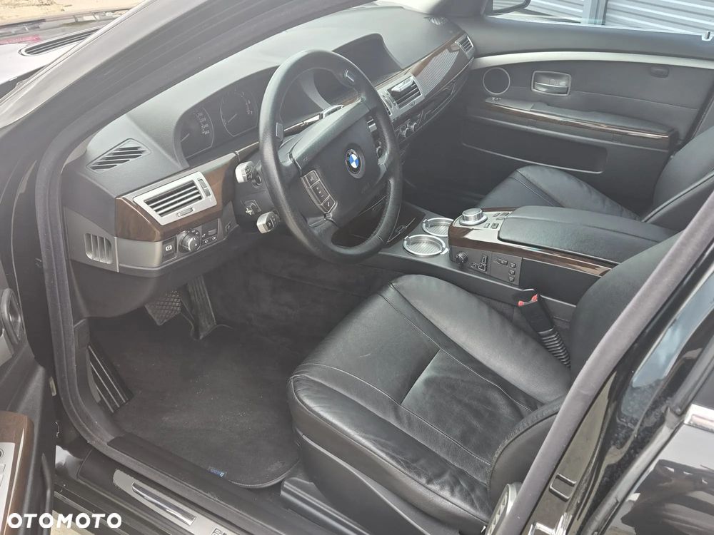 BMW Seria 7 740i - 14