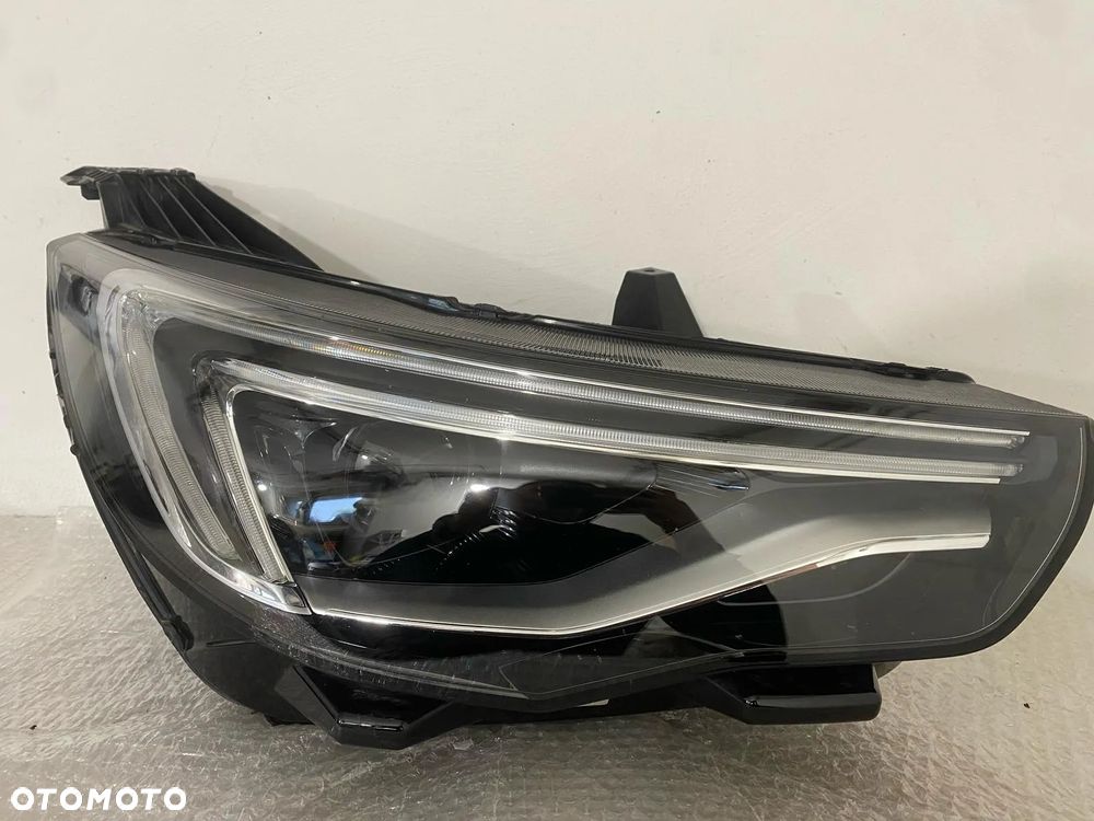 Opel Grandland lampa przód prawa full led